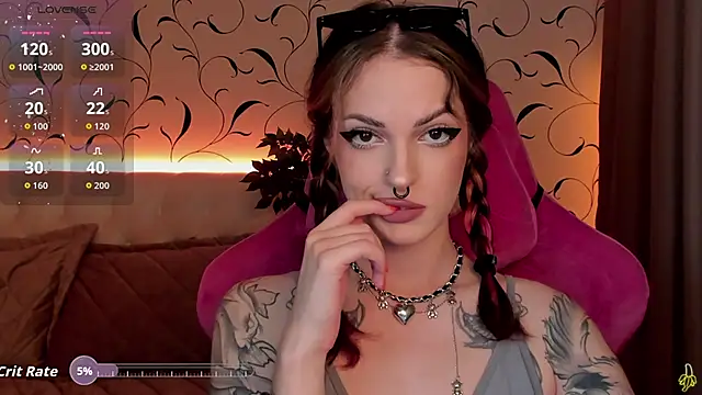Snapshot of BratzieDarsie chatting on October 4, 8:23 am BratzieDarsie online show from October 4, 8:23 am