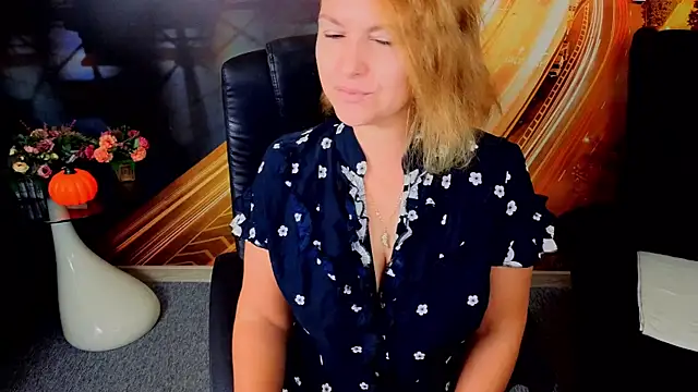 EmmaxPark online show from November 17, 6:41 am