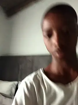 Snapshot of BLACK_BOTTOM03 chatting on January 14, 4:51 am BLACK BOTTOM03 online show from January 14, 4:51 am