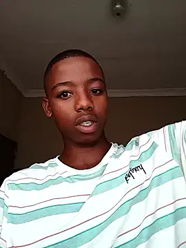 Snapshot of BLACK_BOTTOM03 chatting on February 2, 7:07 am BLACK BOTTOM03 online show from February 2, 7:07 am