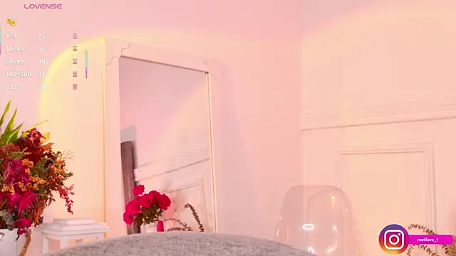 Snapshot of Mely-taylor chatting on October 1, 9:10 pm Mely-taylor online show from October 1, 9:10 pm