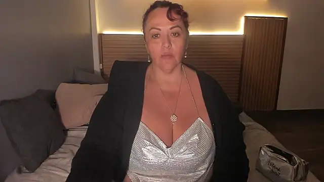 megan dreamsss online show from February 6, 12:04 am