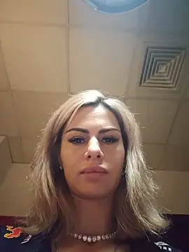 Snapshot of TiffanyMaze chatting on June 5, 5:25 am TiffanyMaze online show from June 5, 5:25 am