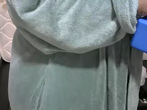 Snapshot of Lelety79 chatting on February 23, 6:28 am Lelety79 online show from February 23, 6:28 am