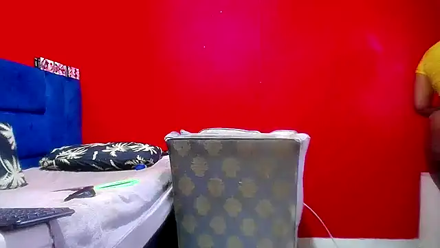 Snapshot of Lelety79 chatting on October 5, 6:34 am Lelety79 online show from October 5, 6:34 am