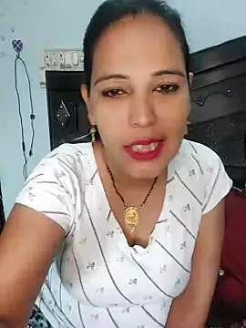 Snapshot of Poojabhabi101 chatting on December 7, 5:48 am Poojabhabi101 online show from December 7, 5:48 am