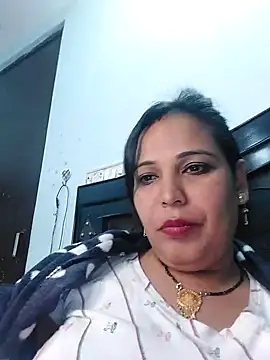 Snapshot of Poojabhabi101 chatting on December 18, 5:21 pm Poojabhabi101 online show from December 18, 5:21 pm