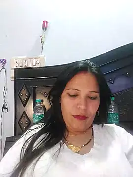 Snapshot of Poojabhabi101 chatting on February 20, 12:04 pm Poojabhabi101 online show from February 20, 12:04 pm