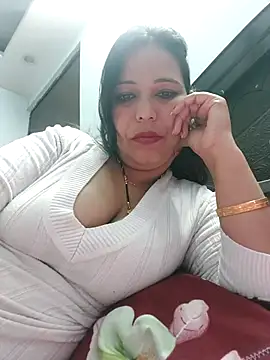 Snapshot of Poojabhabi101 chatting on March 5, 5:50 am Poojabhabi101 online show from March 5, 5:50 am