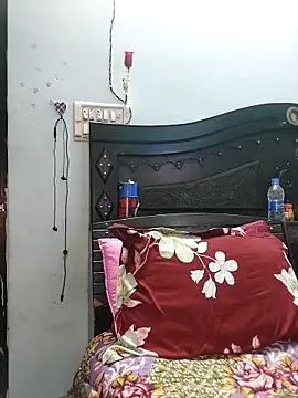 Snapshot of Poojabhabi101 chatting on March 9, 5:33 am Poojabhabi101 online show from March 9, 5:33 am