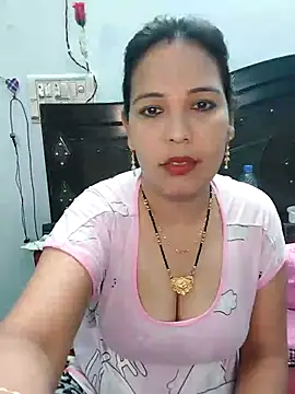 Snapshot of Poojabhabi101 chatting on March 16, 5:47 am Poojabhabi101 online show from March 16, 5:47 am