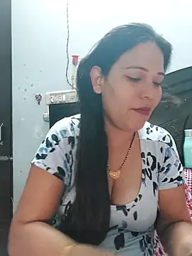 Snapshot of Poojabhabi101 chatting on September 14, 6:45 am Poojabhabi101 online show from September 14, 6:45 am