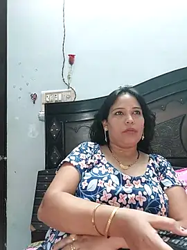 Snapshot of Poojabhabi101 chatting on September 15, 5:40 am Poojabhabi101 online show from September 15, 5:40 am