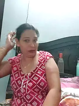 Snapshot of Poojabhabi101 chatting on September 21, 6:26 am Poojabhabi101 online show from September 21, 6:26 am