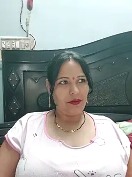 Snapshot of Poojabhabi101 chatting on September 23, 5:32 am Poojabhabi101 online show from September 23, 5:32 am