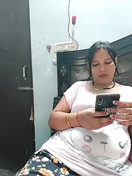 Snapshot of Poojabhabi101 chatting on October 4, 5:16 am Poojabhabi101 online show from October 4, 5:16 am