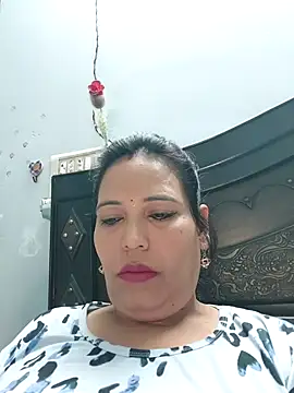 Snapshot of Poojabhabi101 chatting on October 12, 6:45 am Poojabhabi101 online show from October 12, 6:45 am