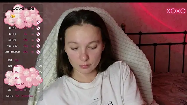 lil luna x online show from December 15, 5:10 pm