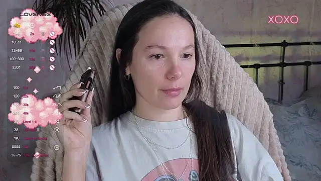 lil luna x online show from February 23, 7:00 pm