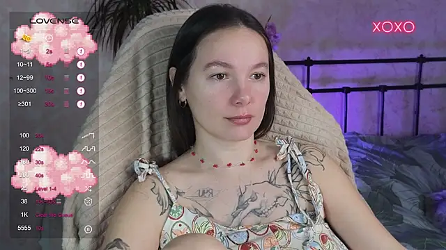 lil luna x online show from March 27, 2:06 pm