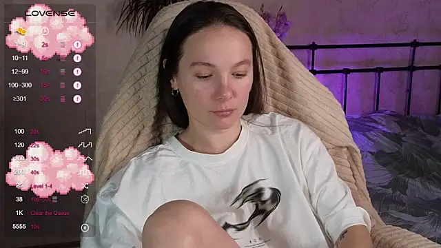 lil luna x online show from March 30, 5:25 pm