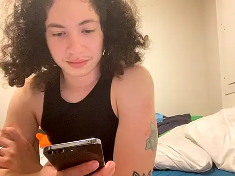 LiverandBrat77 online show from October 21, 2:45 am