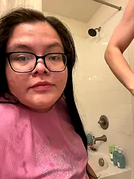 LiverandBrat77 online show from December 4, 10:40 pm