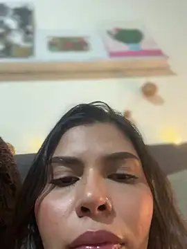 Snapshot of GigiiStone chatting on December 8, 11:51 pm GigiiStone online show from December 8, 11:51 pm