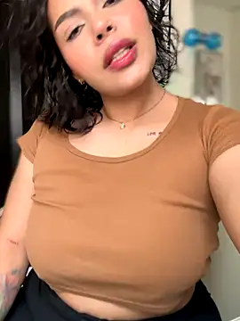 Snapshot of GigiiStone chatting on September 9, 6:40 pm GigiiStone online show from September 9, 6:40 pm