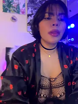 Snapshot of GigiiStone chatting on September 30, 10:26 pm GigiiStone online show from September 30, 10:26 pm