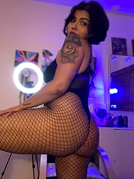 Snapshot of GigiiStone chatting on October 12, 5:01 pm GigiiStone online show from October 12, 5:01 pm