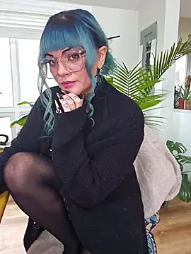 Snapshot of anyalikestosuck chatting on November 26, 9:05 pm anyalikestosuck online show from November 26, 9:05 pm