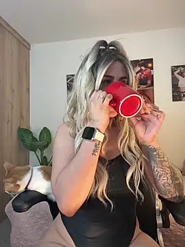 zafiro mo0n online show from January 12, 4:00 am