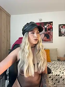 zafiro mo0n online show from February 10, 9:47 pm