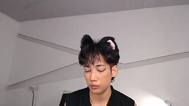 hot little bunny online show from February 8, 11:45 pm