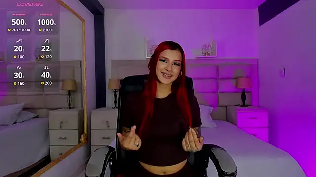 Snapshot of CinthiaCollins chatting on November 13, 8:19 pm CinthiaCollins online show from November 13, 8:19 pm