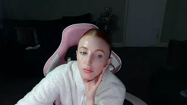 Red firesquirt online show from February 12, 2:43 pm