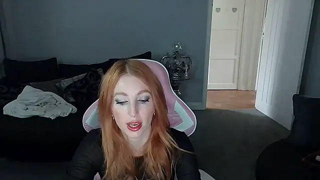 Red firesquirt online show from October 15, 10:37 am