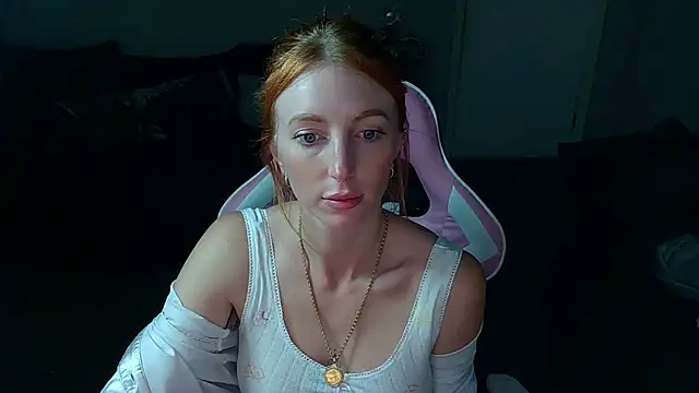 Red firesquirt online show from October 16, 9:05 pm