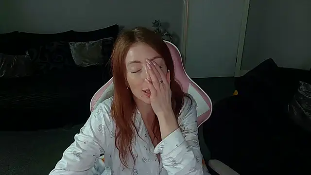 Red firesquirt online show from March 26, 5:29 pm