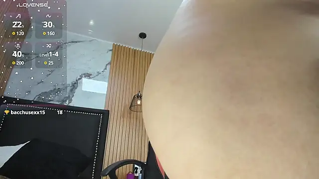 LORENADAVIES online show from June 3, 2:33 pm