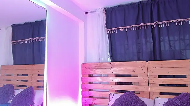 Snapshot of shantal_rosse1 chatting on February 7, 12:17 pm shantal rosse1 online show from February 7, 12:17 pm