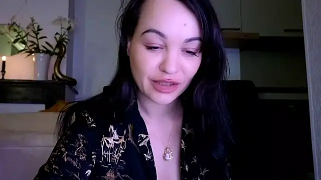 Snapshot of Lilie_romeo chatting on December 23, 4:50 pm Lilie romeo online show from December 23, 4:50 pm