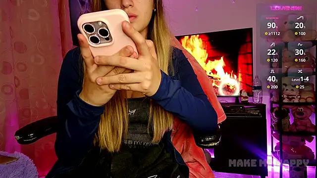 Snapshot of TiffanyBela chatting on November 9, 12:31 am TiffanyBela online show from November 9, 12:31 am