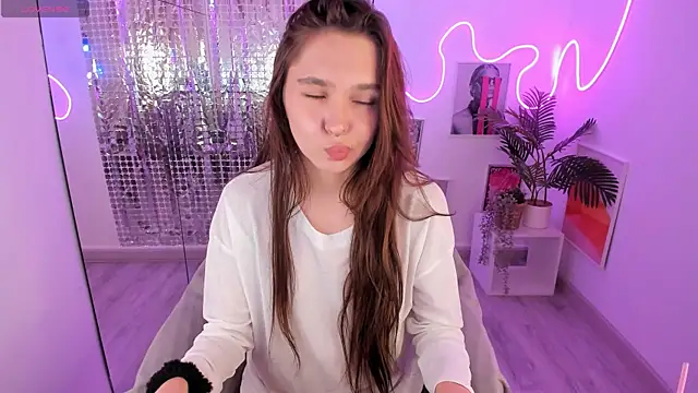 ChloeSunny online show from July 3, 6:09 am