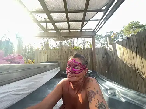 Snapshot of prainxxx22 chatting on December 16, 7:43 pm prainxxx22 online show from December 16, 7:43 pm