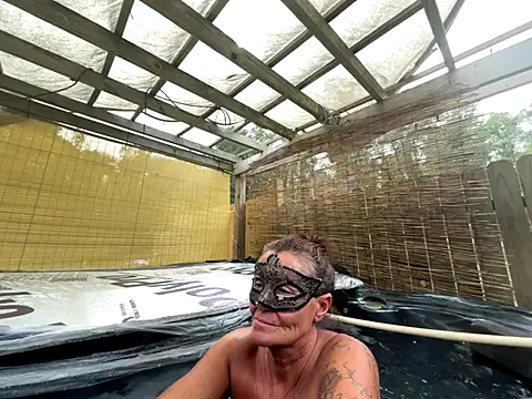 Snapshot of prainxxx22 chatting on October 10, 6:29 pm prainxxx22 online show from October 10, 6:29 pm