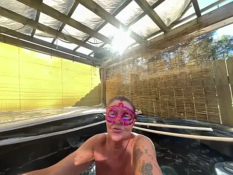 Snapshot of prainxxx22 chatting on November 4, 7:24 pm prainxxx22 online show from November 4, 7:24 pm