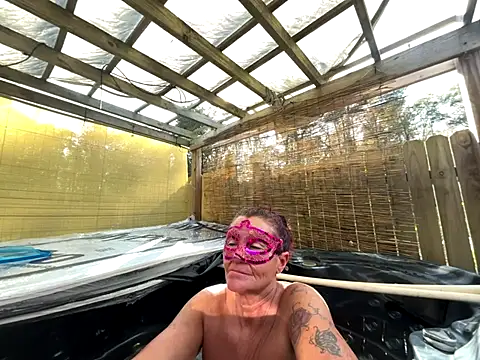 Snapshot of prainxxx22 chatting on November 9, 7:23 pm prainxxx22 online show from November 9, 7:23 pm