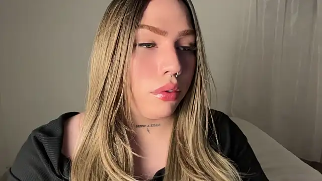 IsabellaFigueredo   online show from March 1, 12:12 am